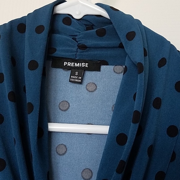 Top - Picture 2 of 4